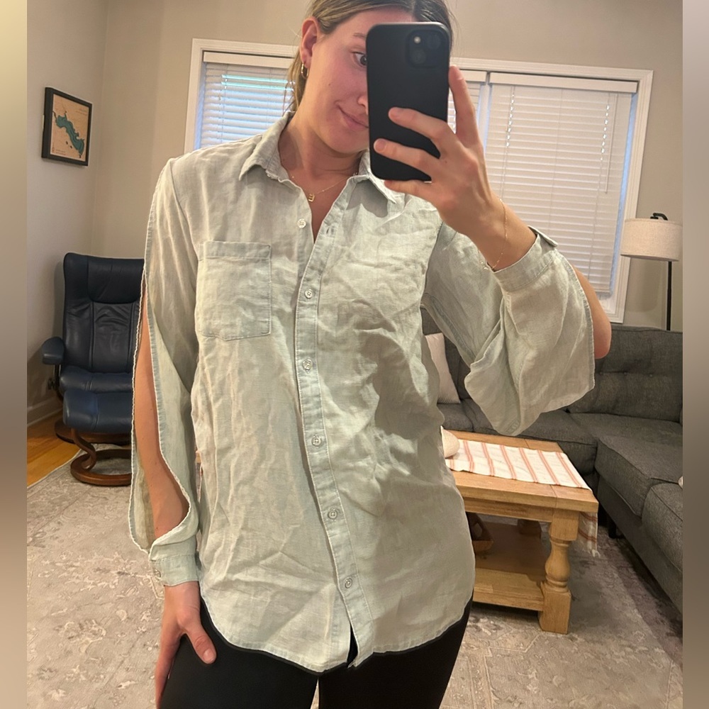 NWT Joe’s Jeans denim light wash split sleeve button down shirt!